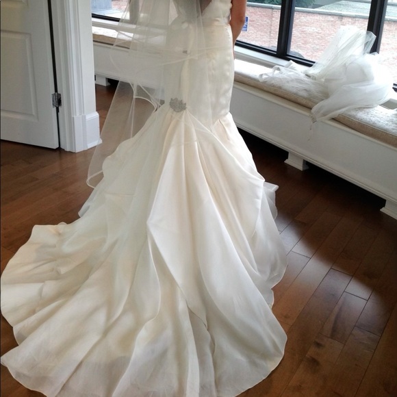 Alvina Valenta Wedding Dress 9406 - Picture 10 of 11